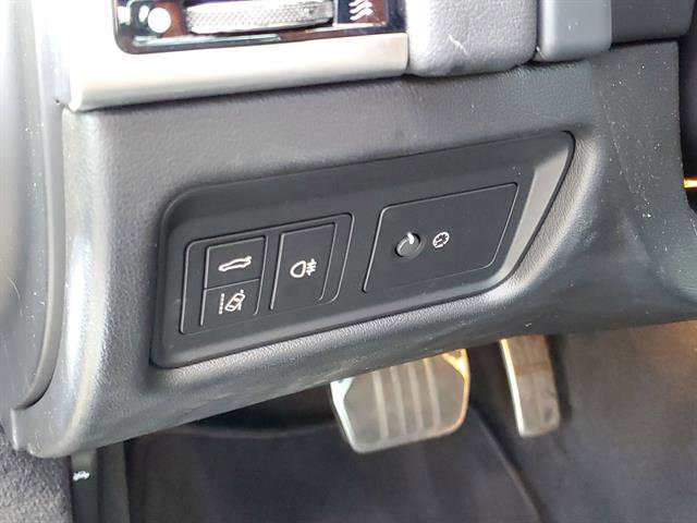 Used 2023 Jaguar F-TYPE P450 image 37