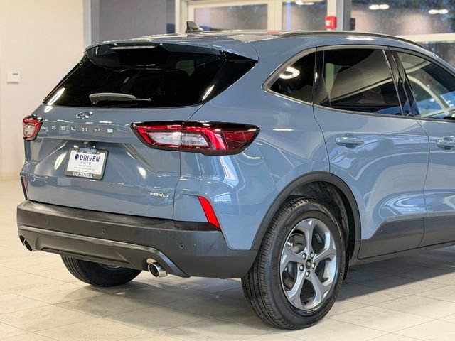 Used 2025 Ford Escape ST-Line w/ Tech Pack #1 AWD/4WD image 11