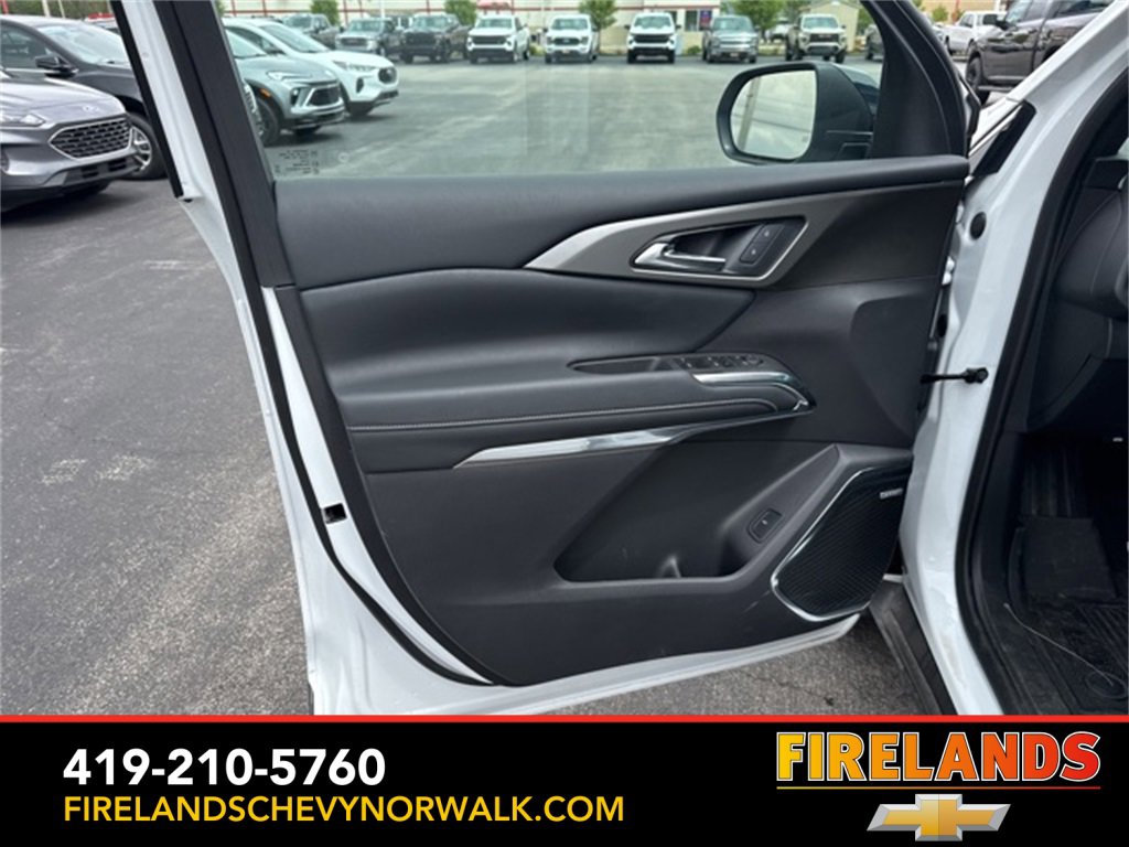 New 2025 Chevrolet Traverse LT w/ Enhanced Driving Package image 14