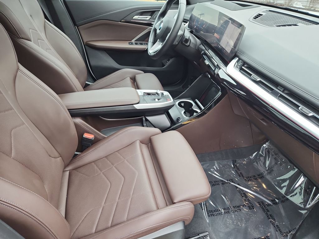 Used 2024 BMW X1 xDrive28i w/ Premium Package image 3