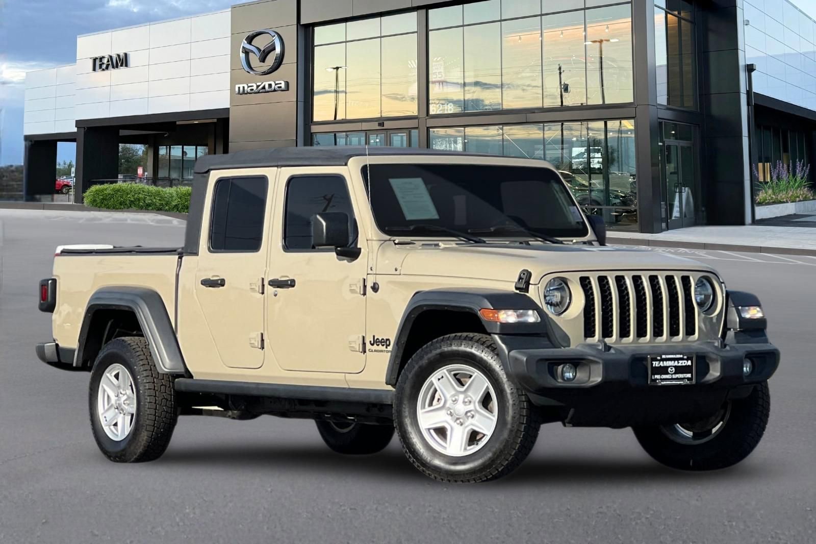 Used 2020 Jeep Gladiator Sport w/ Quick Order Package 24S image 2