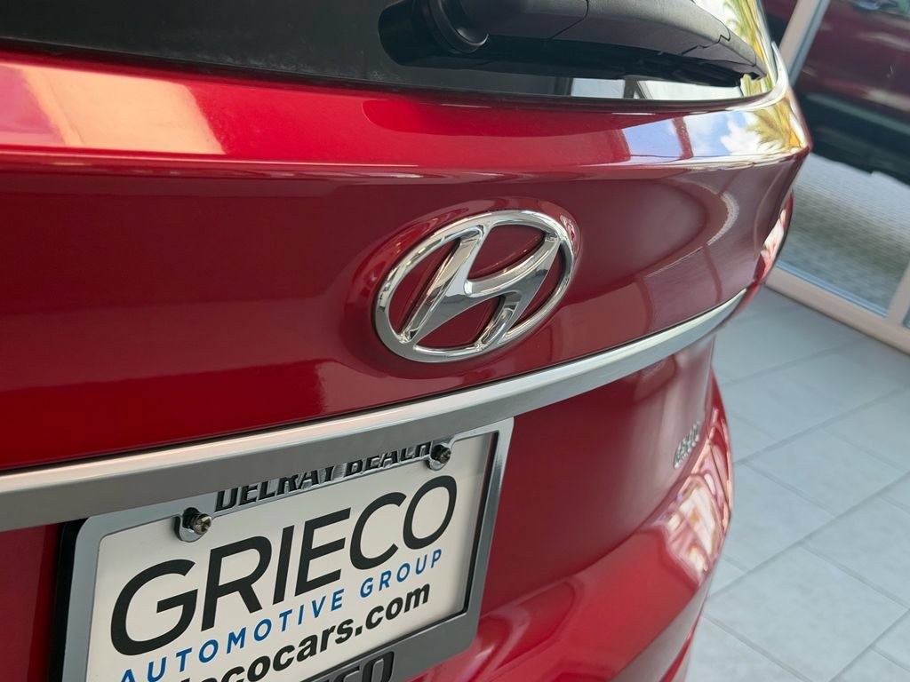 Used 2020 Hyundai Santa Fe SE w/ Cargo Package FWD image 14