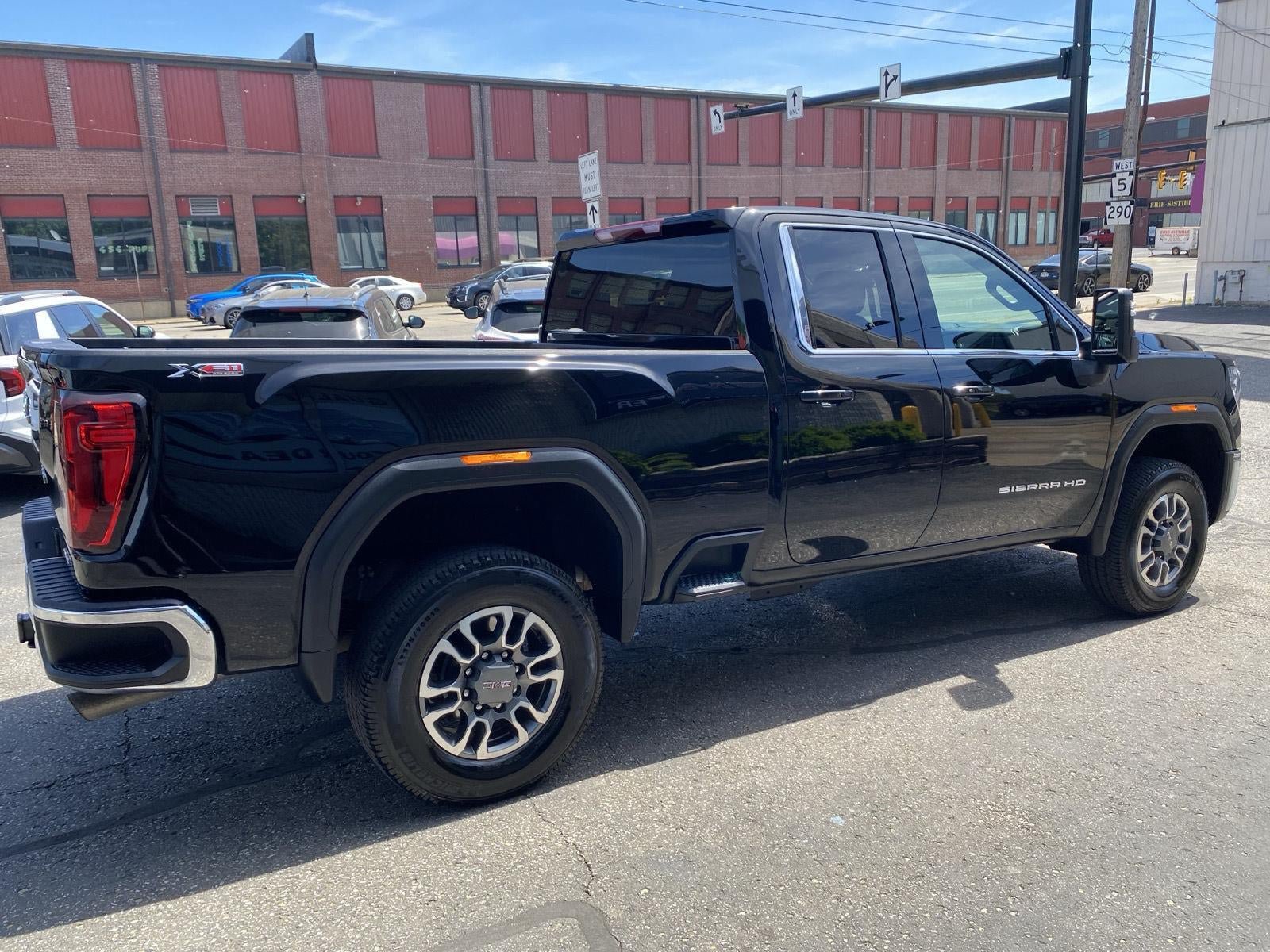Certified 2025 GMC Sierra 2500 SLE AWD/4WD image 7