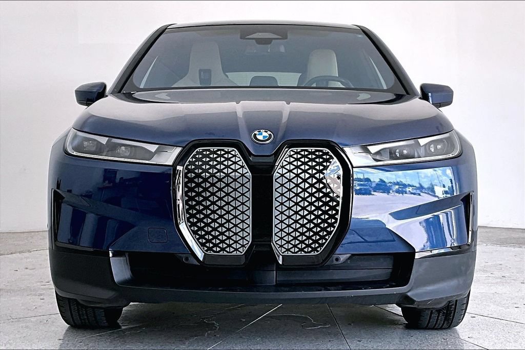 Used 2023 BMW iX xDrive50 AWD/4WD image 3