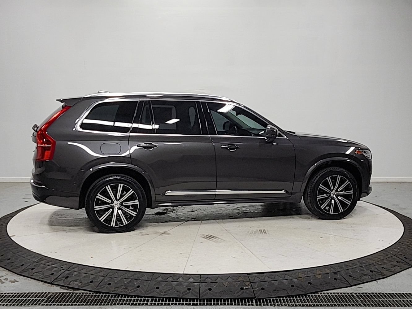 Used 2024 Volvo XC90 B5 Plus AWD/4WD image 8