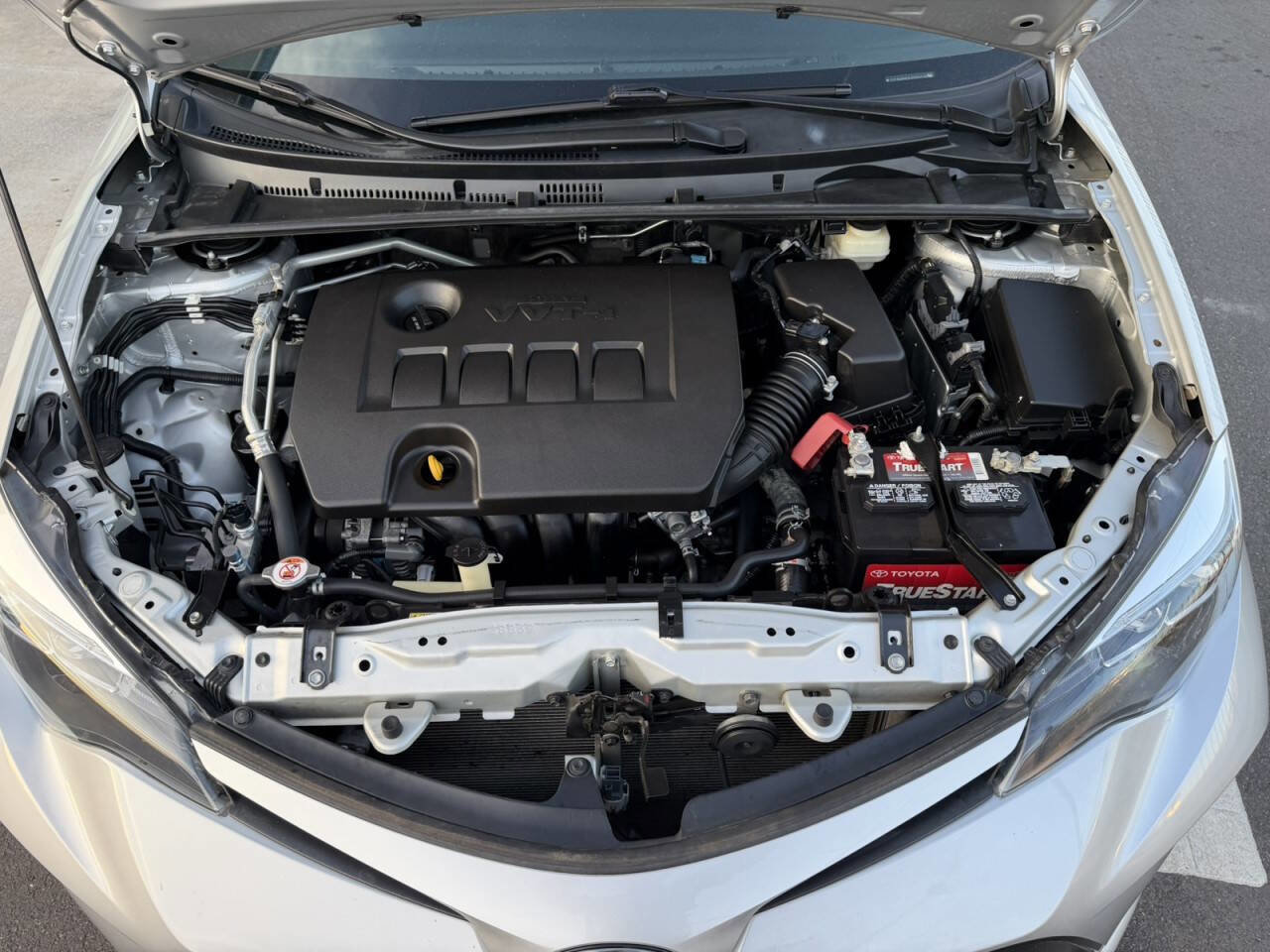 Used 2018 Toyota Corolla SE FWD image 31