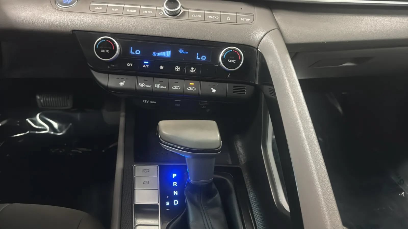 Used 2023 Hyundai Elantra SEL w/ Convenience Package FWD image 17
