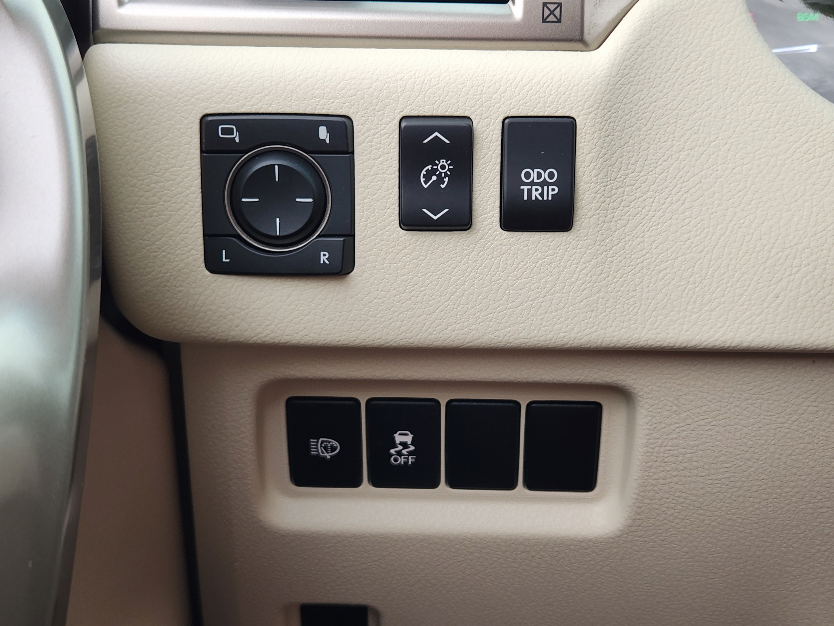Used 2019 Lexus GX 460 Premium w/ Premium Package AWD/4WD image 16