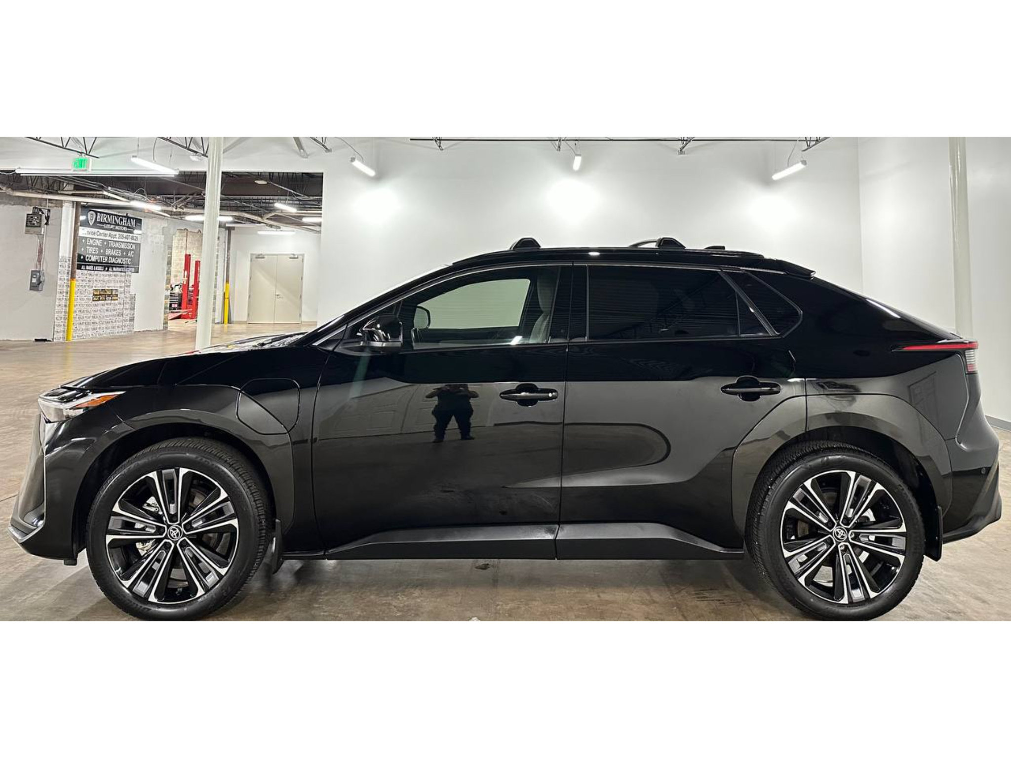 Used 2025 Toyota bZ4X AWD image 8