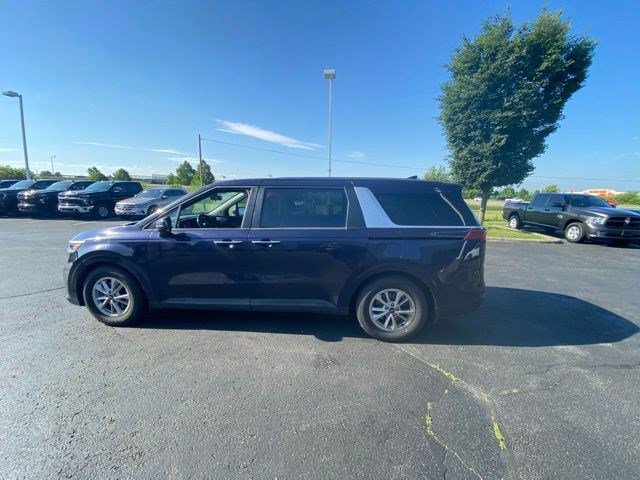 Used 2022 Kia Carnival LX FWD image 26