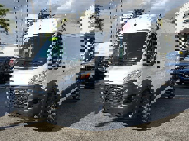 Used 2024 RAM ProMaster 2500 w/ Convenience Group image 3