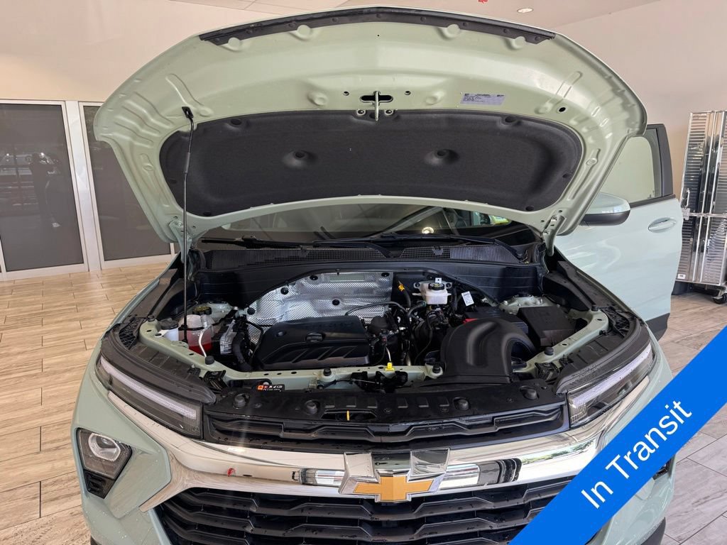 Used 2025 Chevrolet TrailBlazer LT w/ Convenience Package AWD/4WD image 1