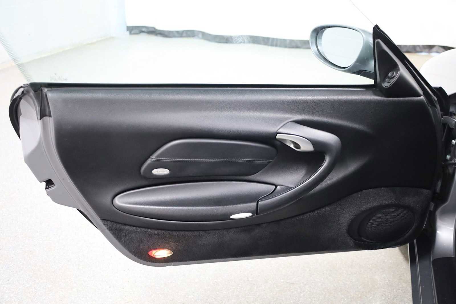 Used 2001 Porsche 911 Carrera image 16