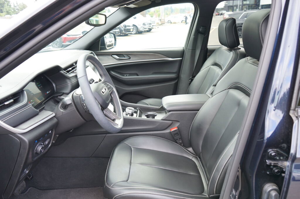 Used 2024 Jeep Grand Cherokee Limited 4xe w/ Trailer Tow Package image 12