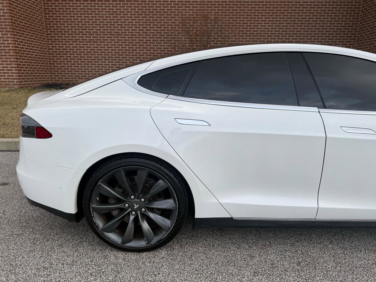 Used 2016 Tesla Model S 85D image 20