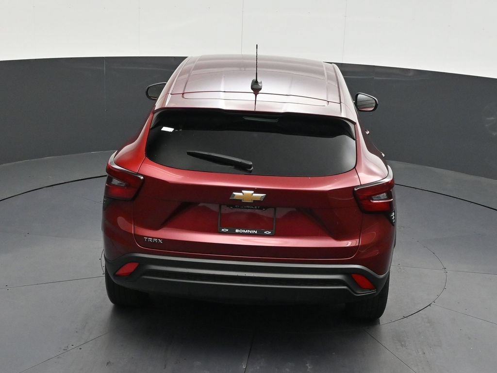 Used 2024 Chevrolet Trax LS FWD image 18