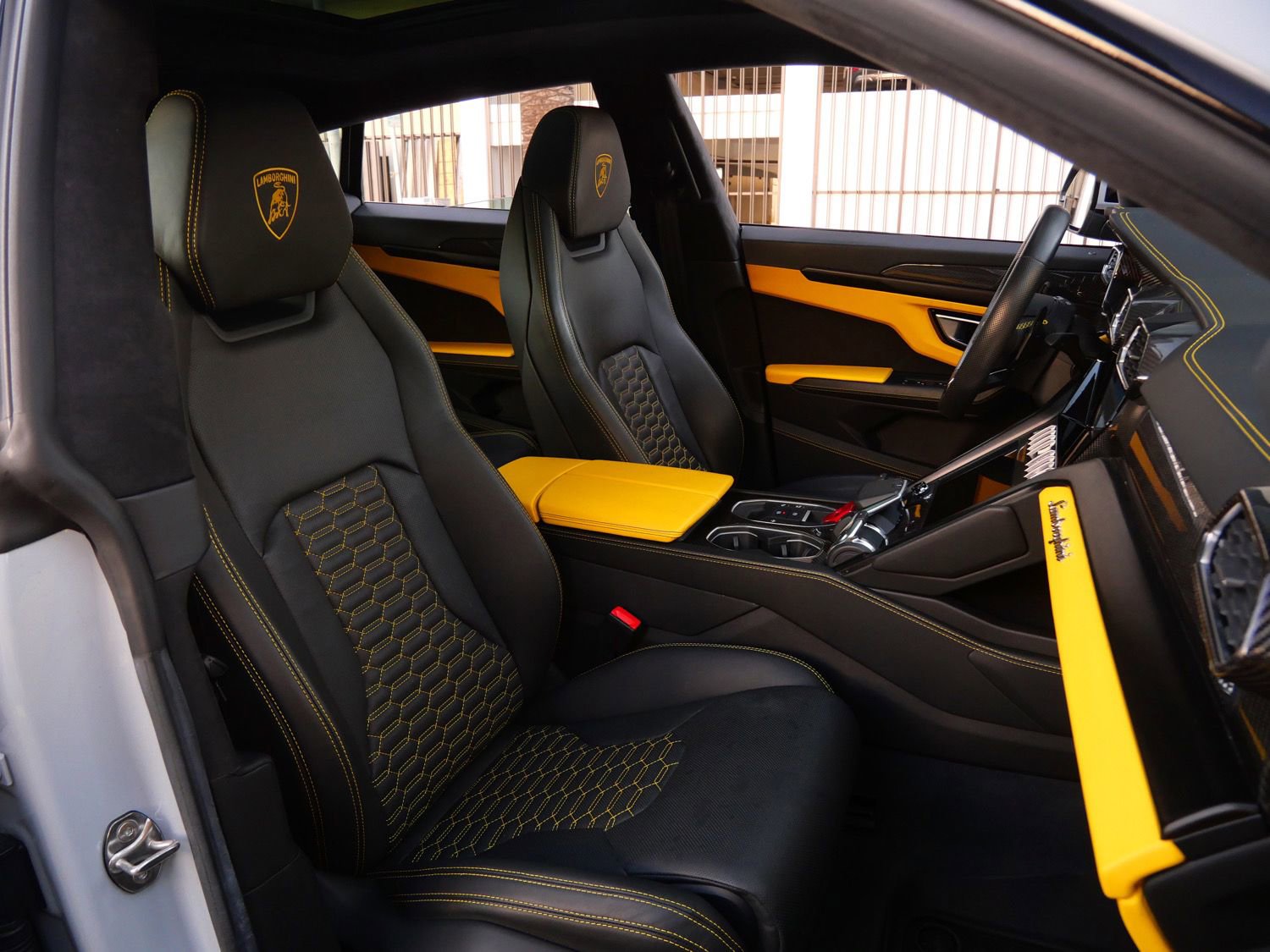 Used 2022 Lamborghini Urus image 8