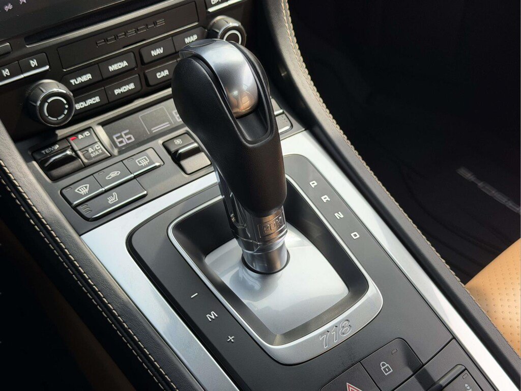 Used 2019 Porsche 718 Cayman RWD image 6