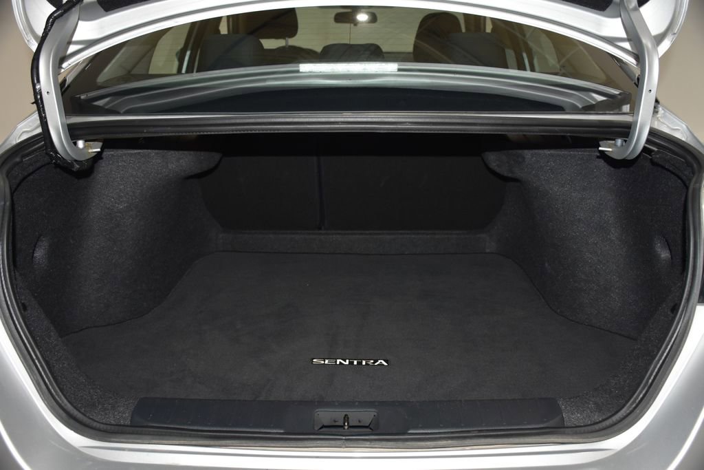 Used 2022 Nissan Sentra SV FWD image 28
