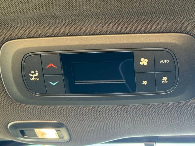 New 2026 Chrysler Pacifica Limited w/ S Appearance Package image 27