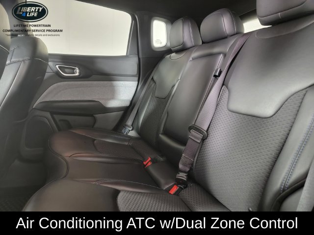 Used 2023 Jeep Compass Latitude w/ Convenience Group AWD/4WD image 15