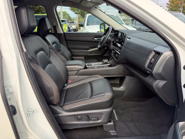 Certified 2024 Nissan Pathfinder SL AWD/4WD image 31