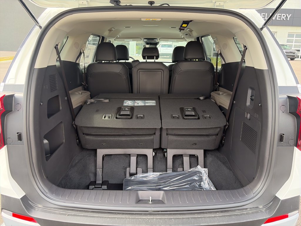 New 2027 Kia Carnival FWD image 7