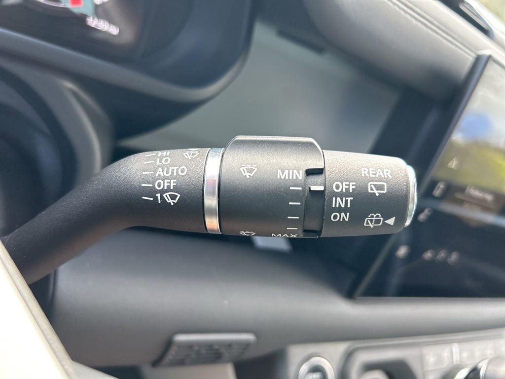 Used 2025 Land Rover Defender 110 S image 30