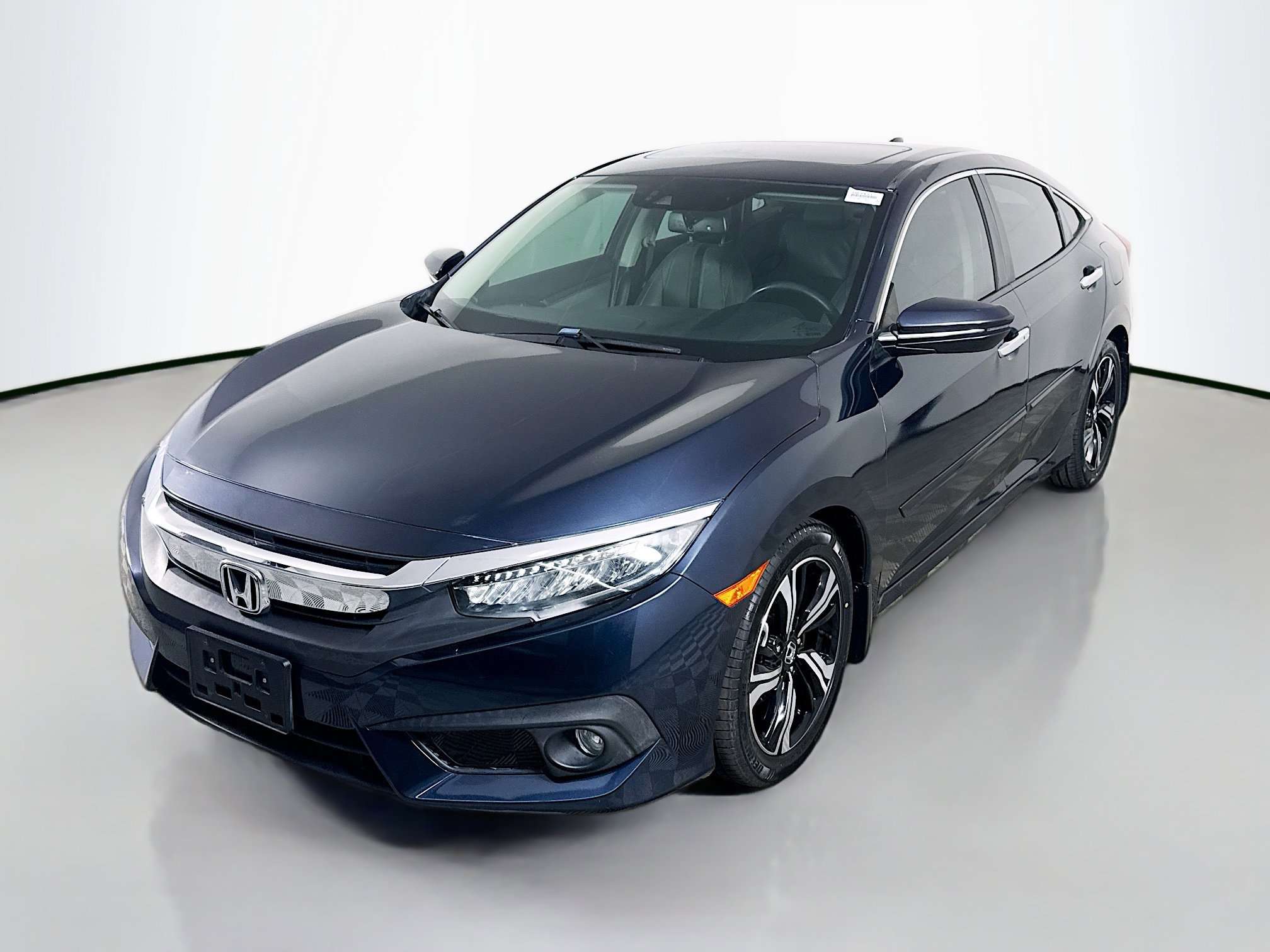Used 2017 Honda Civic Touring image 4