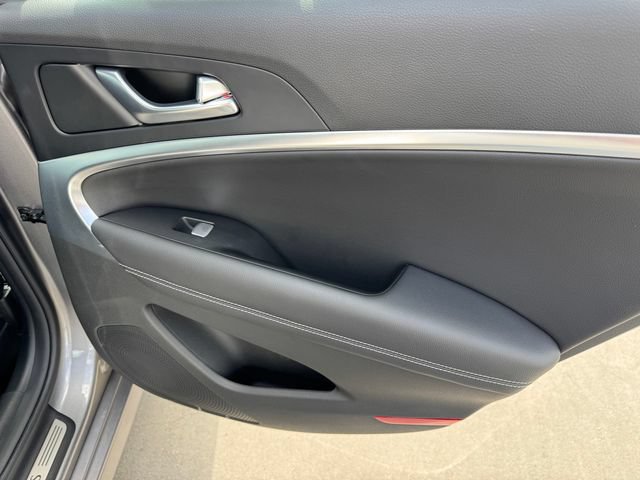 Used 2026 Genesis G70 2.5T RWD image 10