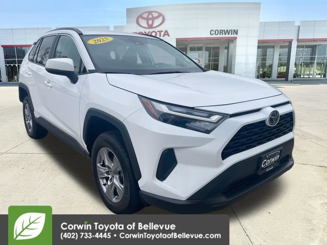 Used 2025 Toyota RAV4 XLE AWD/4WD image 1