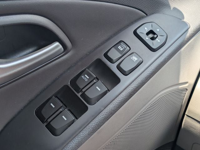 Used 2013 Hyundai Tucson GLS FWD image 22