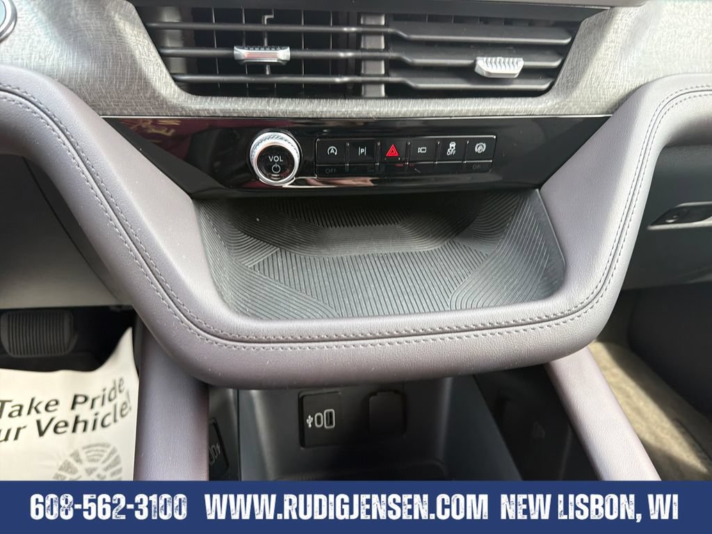Used 2026 Ford Explorer Platinum w/ LUX Leather Package AWD/4WD image 17