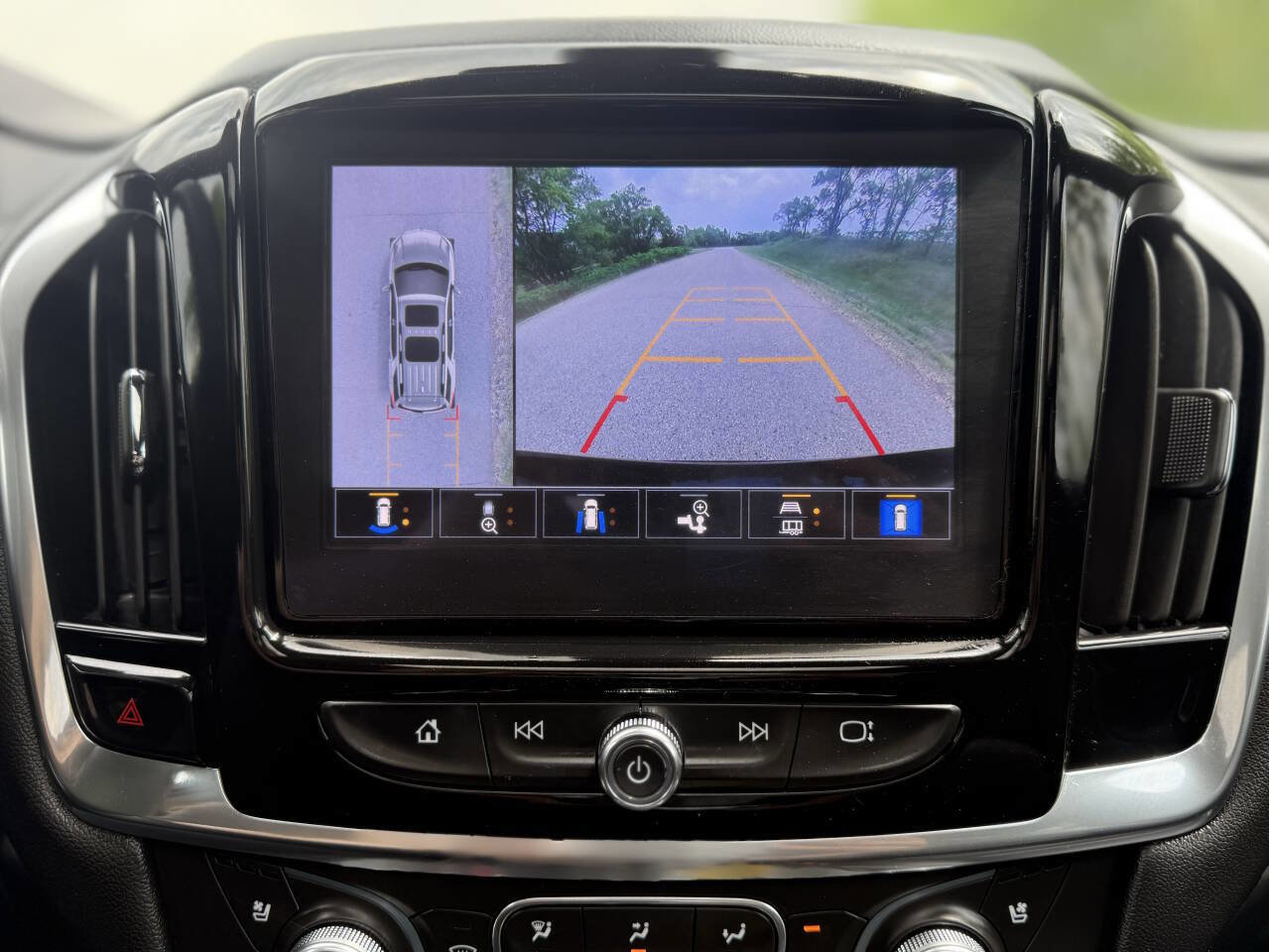 Used 2022 Chevrolet Traverse Premier w/ Redline Edition image 17