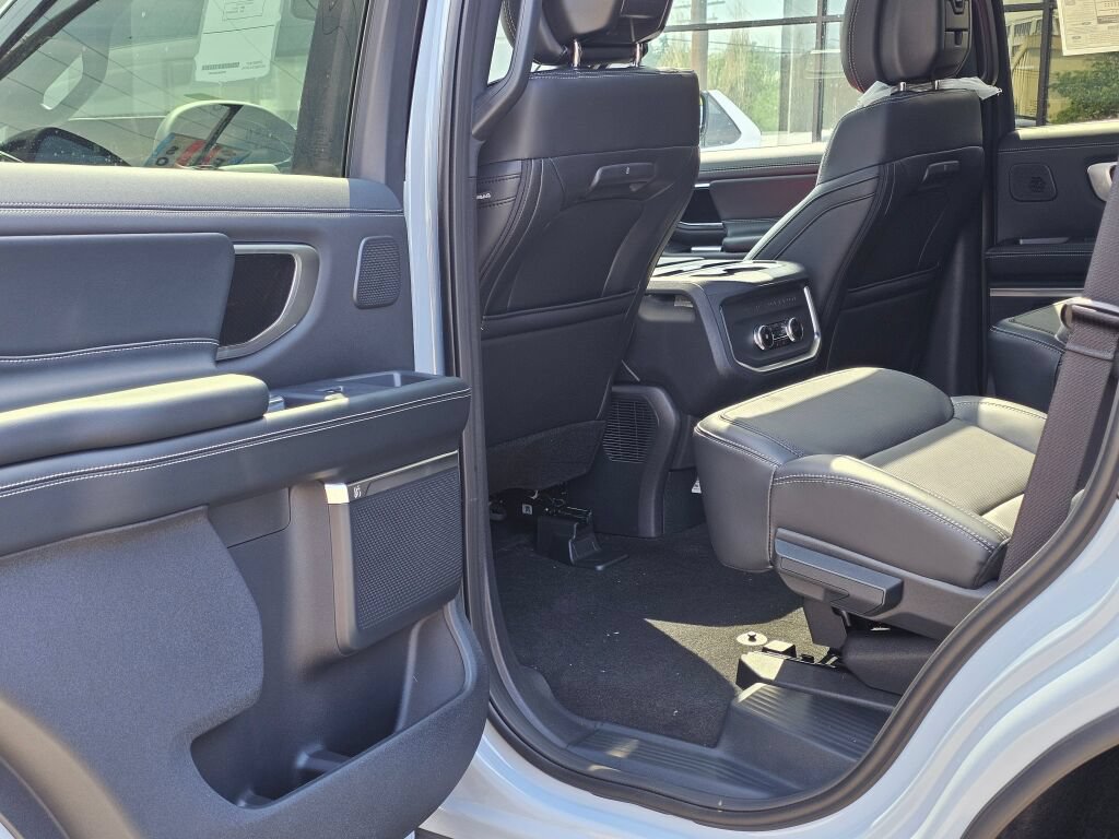 New 2027 Ford Expedition Platinum w/ Stealth Performance Package AWD/4WD image 12