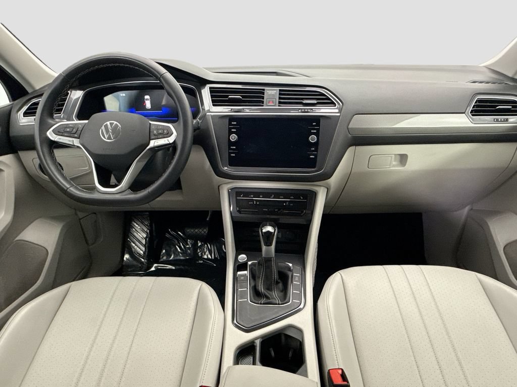 Used 2023 Volkswagen Tiguan SE FWD image 13