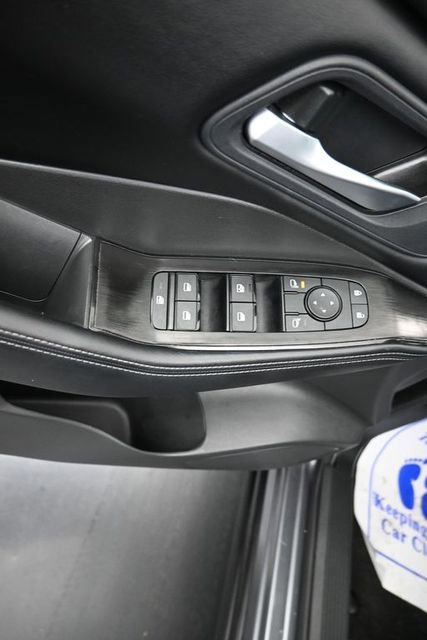 Used 2025 Nissan Rogue SV FWD image 12