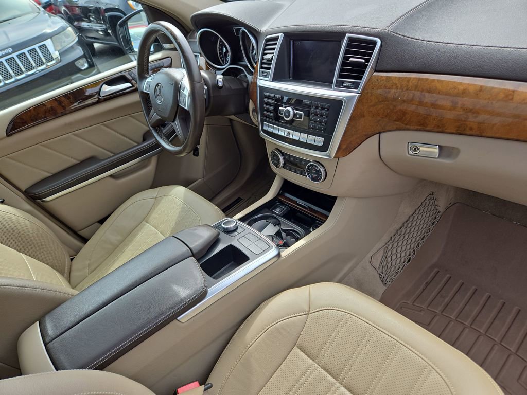 Used 2014 Mercedes-Benz GL 350 BlueTEC 4MATIC image 31