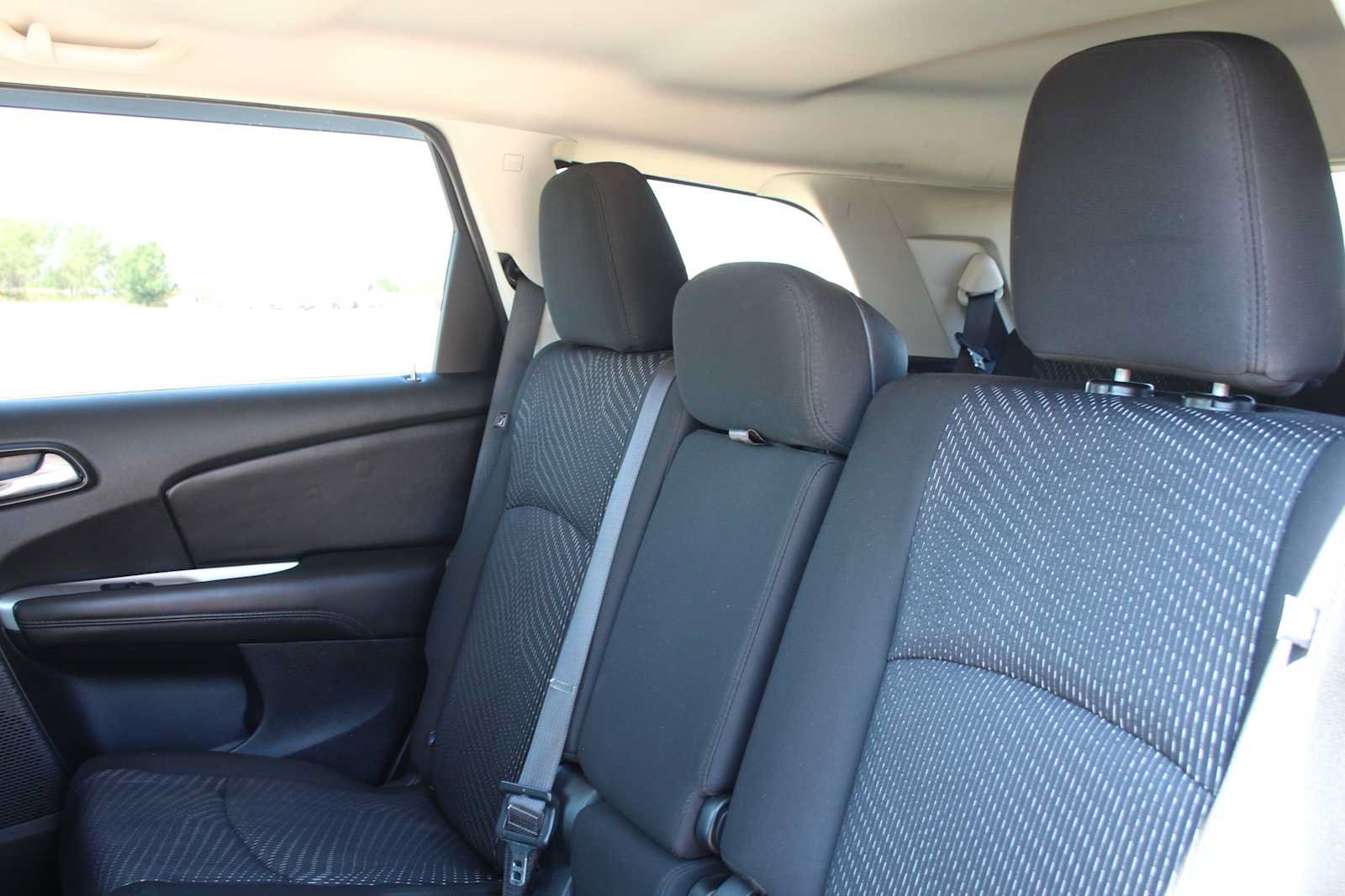 Used 2020 Dodge Journey SE w/ Blacktop Package FWD image 25