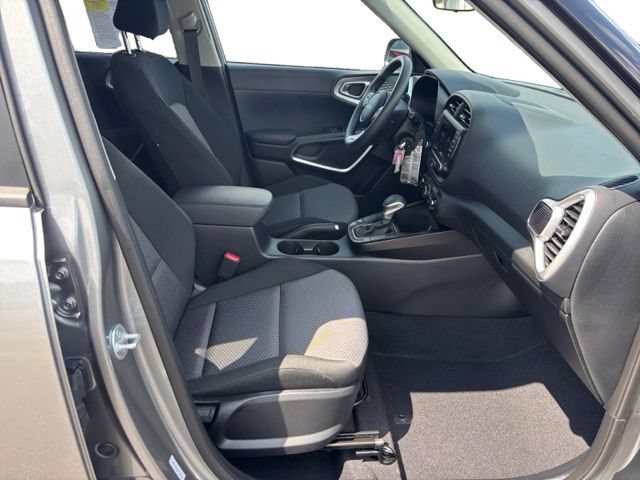 Certified 2025 Kia Soul LX w/ LX Technology Package FWD image 11
