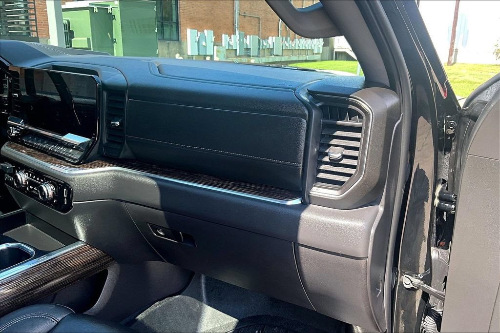 Used 2024 GMC Sierra 1500 Elevation w/ Elevation Premium Package AWD/4WD image 21