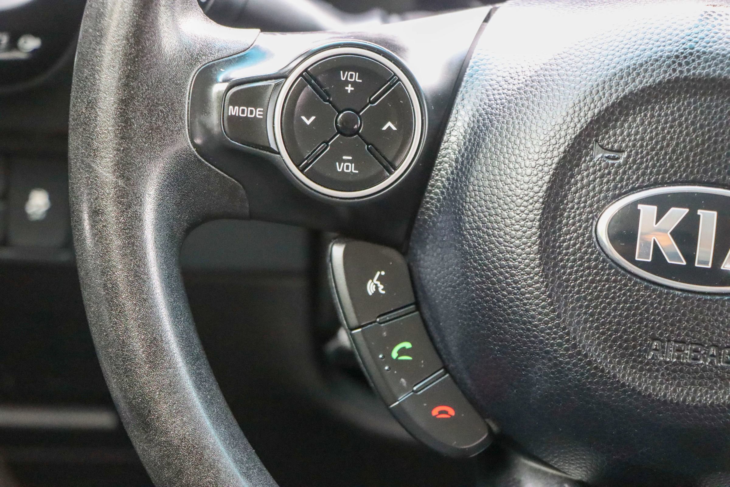 Used 2015 Kia Soul + image 27