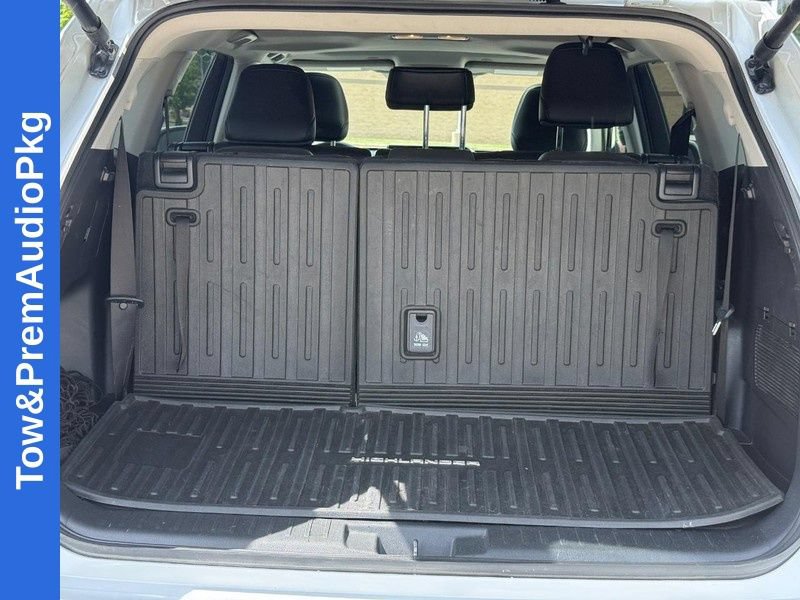 Used 2024 Toyota Highlander XLE AWD/4WD image 9