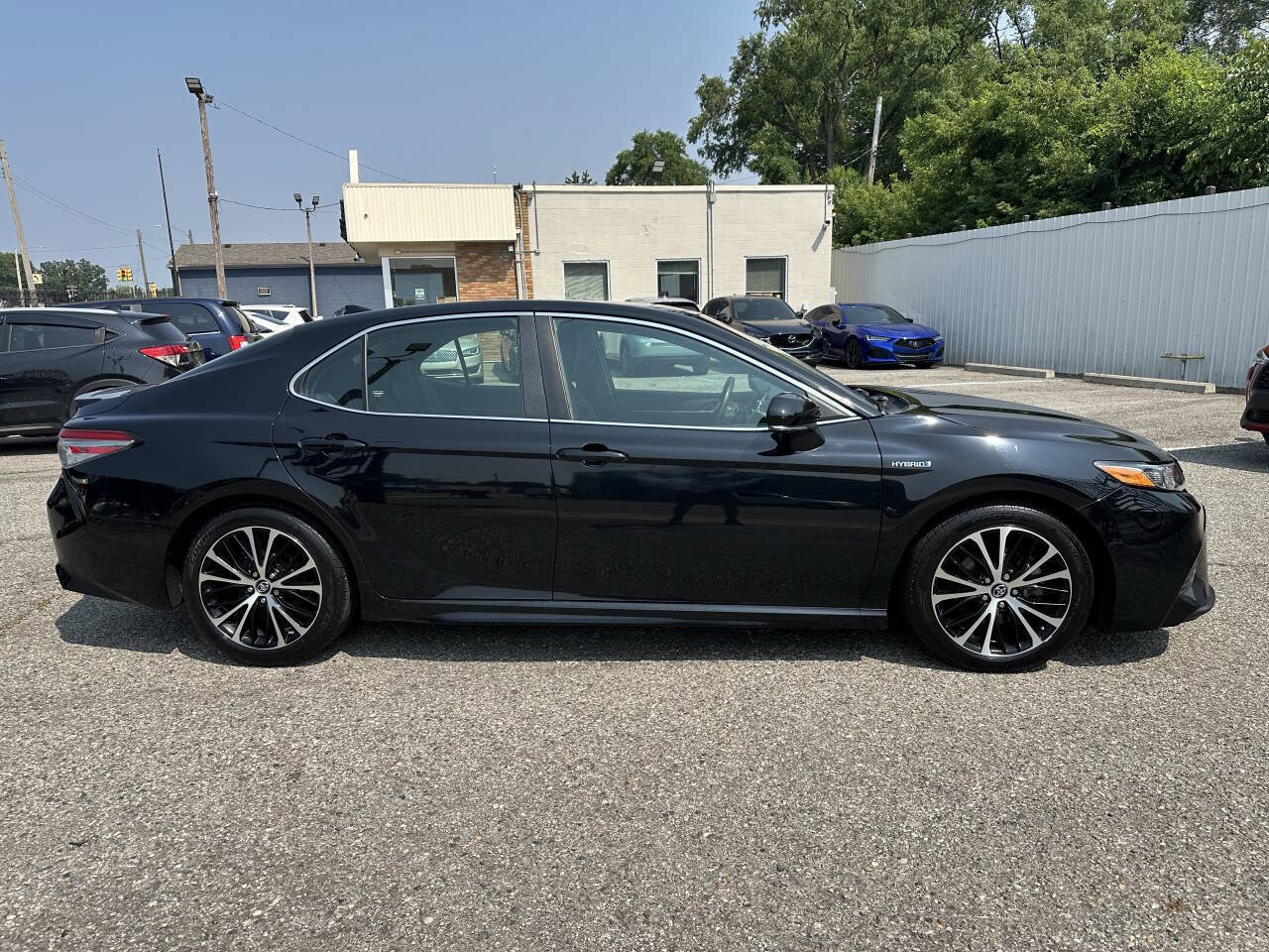 Used 2018 Toyota Camry SE image 8