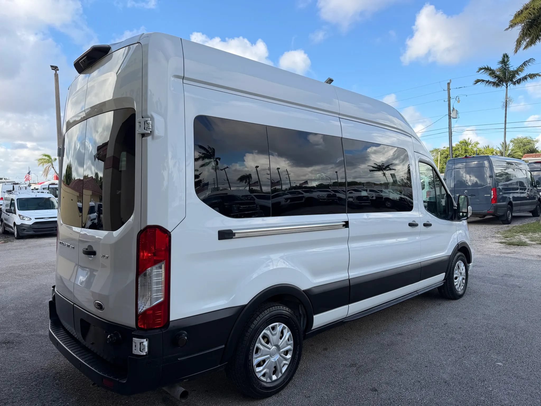 Used 2020 Ford Transit 350 XLT RWD image 6