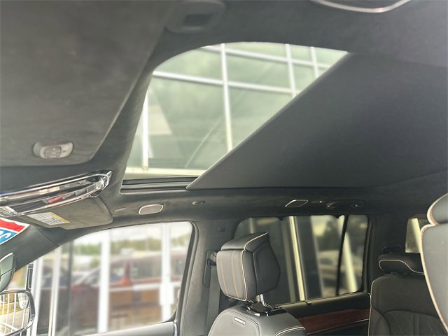 Used 2023 Jeep Grand Wagoneer Series III image 23