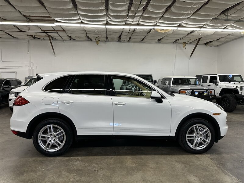 Used 2013 Porsche Cayenne Diesel AWD/4WD image 2