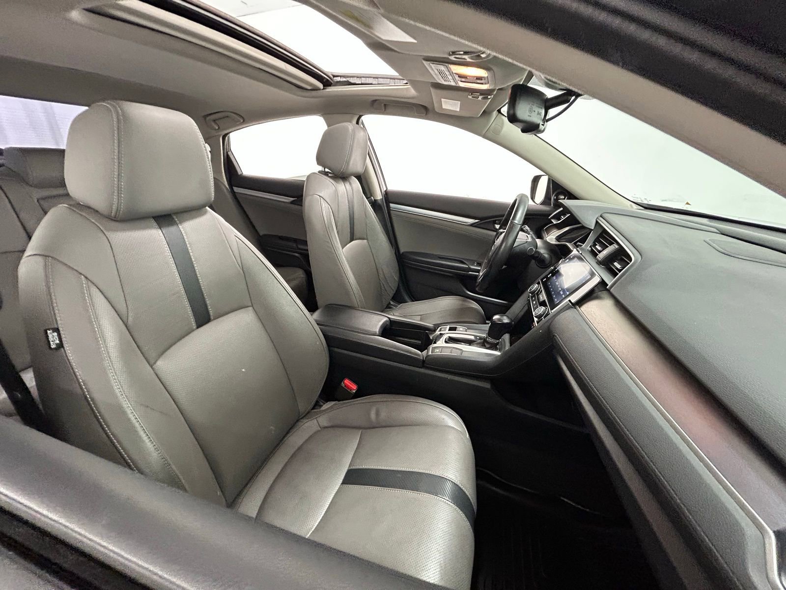 Used 2017 Honda Civic Touring image 38