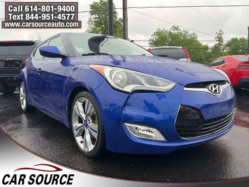 Used 2013 Hyundai Veloster w/ Tech Pkg FWD image 3