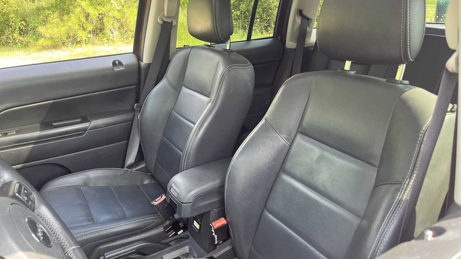 Used 2015 Jeep Patriot High Altitude AWD/4WD image 28